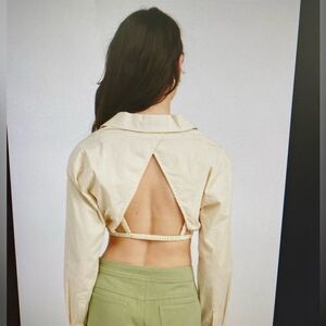 Emory park blouse short beige long-sleeved .NEW